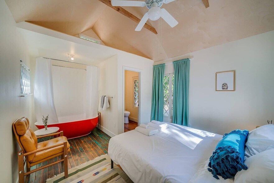 More Photos Of 25807 State Highway 189, Twin Peaks Hotel For Sale