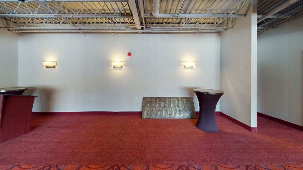 More Photos Of 21 Front St, Manchester Sports And Entertainment For Lease