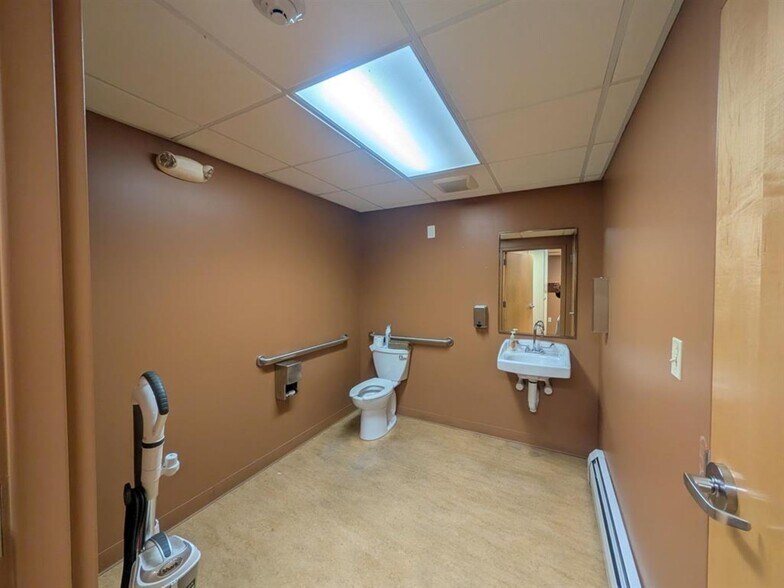 More Photos Of 3 Tremont St, Claremont Office For Lease