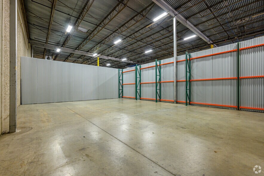 More Photos Of 4545 Spring Valley Rd, Farmers Branch Warehouse For Lease