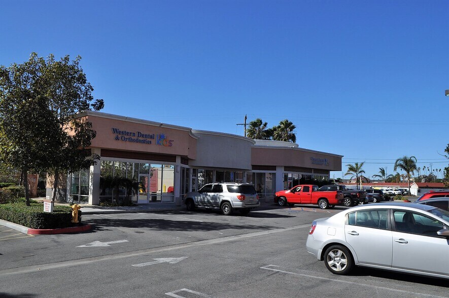 More Photos Of 1117 S Oxnard Blvd, Oxnard Bank For Lease