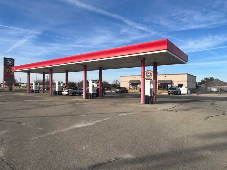 More Photos Of 3101 W Stan Schlueter Loop, Killeen Convenience Store For Sale