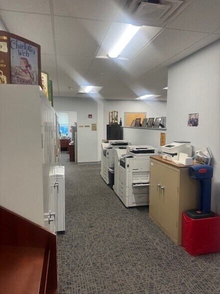 More Photos Of 301 Manchester Rd, Poughkeepsie Medical For Lease