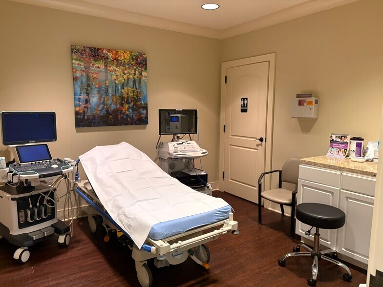 More Photos Of 215 Sheraton Blvd, Macon-Bibb Medical For Sale