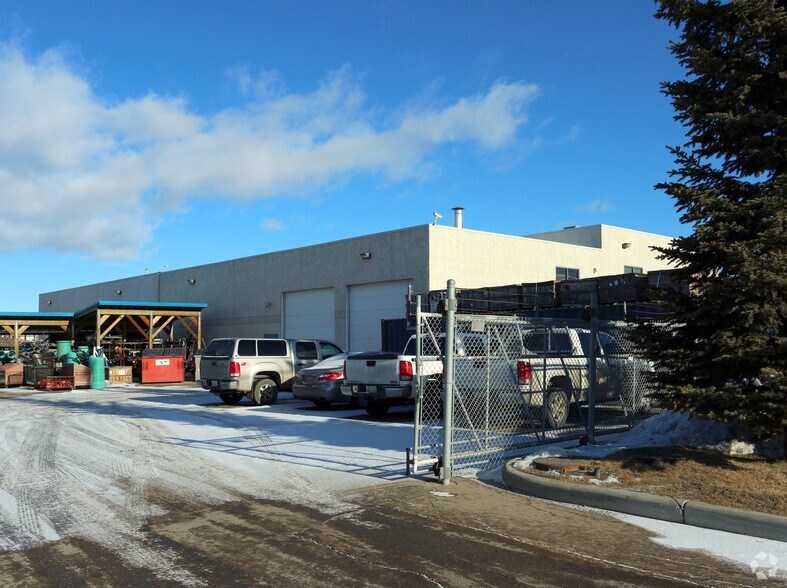 More Photos Of 12180 152nd St NW, Edmonton Warehouse For Lease