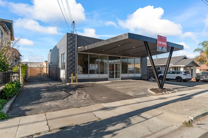 Primary Photo Of 585 W Hedding St, San Jose Service For Sale
