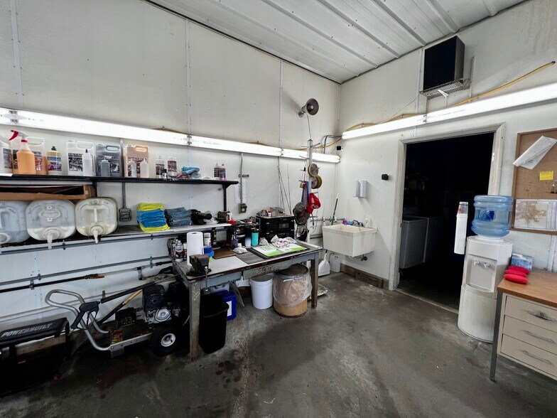 More Photos Of 1719 E Jackson St, Macomb Auto Dealership For Sale