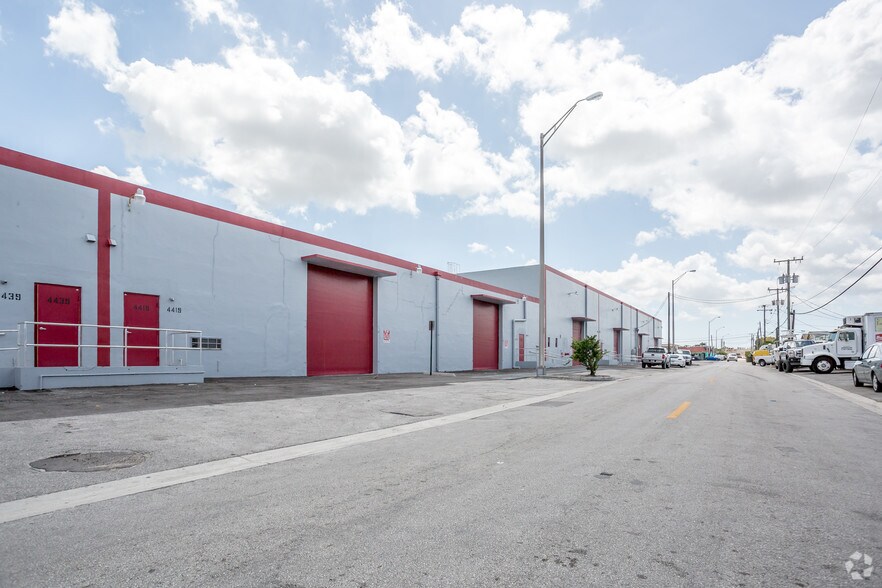 More Photos Of 4301-4341 E 10th Ave, Hialeah Warehouse For Lease