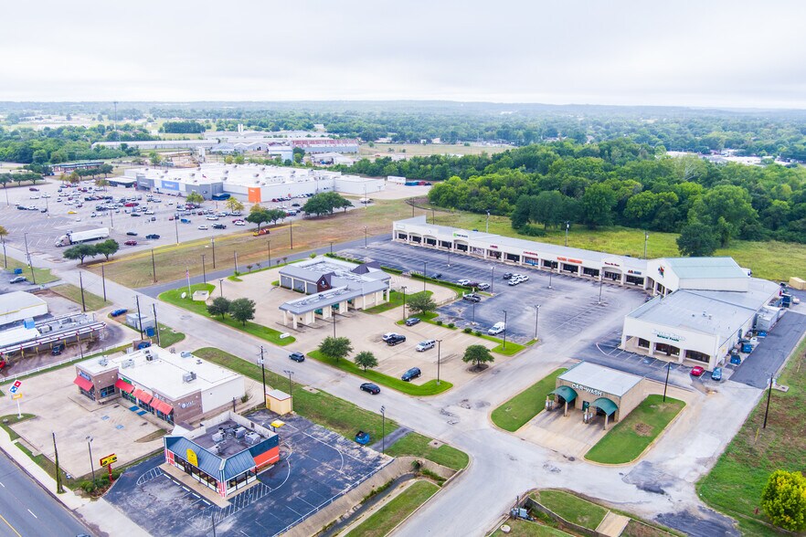 More Photos Of 1009 S Jackson St, Jacksonville Unknown For Lease