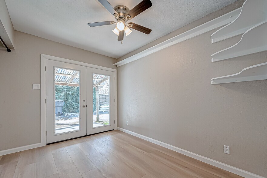 More Photos Of 7315 Housman, Houston Specialty For Lease
