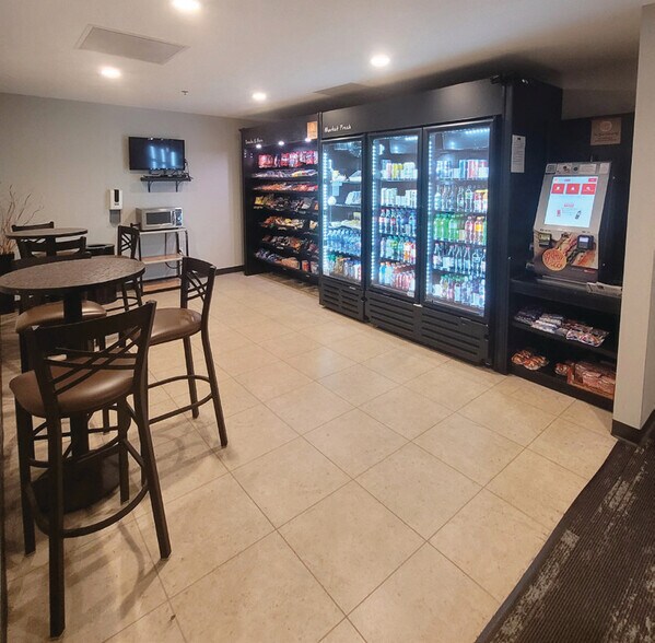 More Photos Of 1610 Des Peres Rd, Des Peres Unknown For Lease