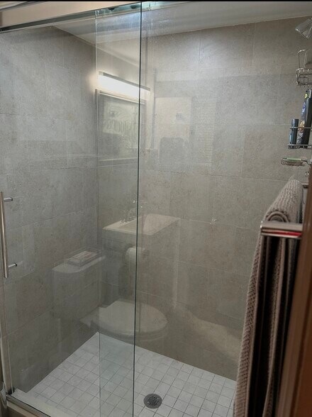 More Photos Of 8891-8897 SW 129th Ter, Miami Warehouse For Lease