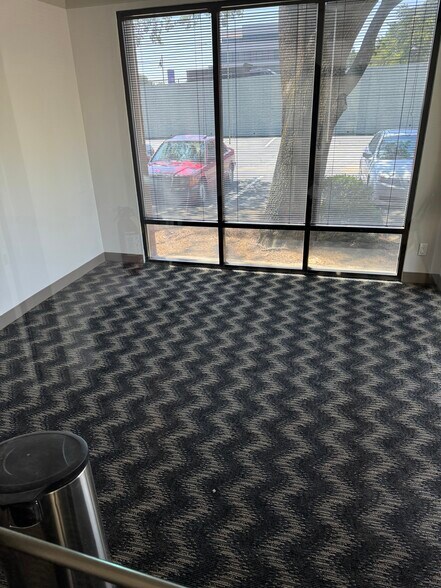 More Photos Of 1950 N Park Pl, Atlanta Office For Sale