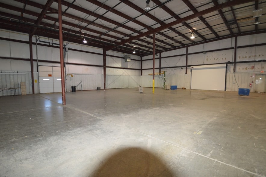 More Photos Of 400 Battaile Dr, Winchester Manufacturing For Lease