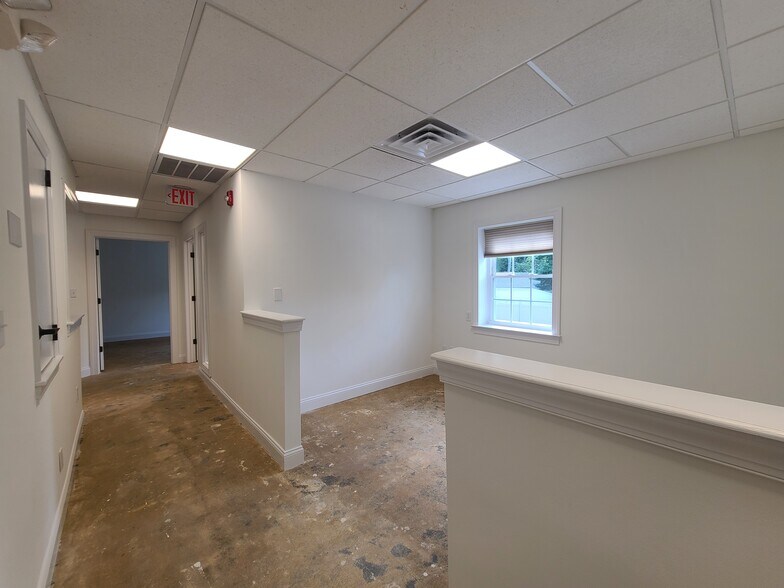 More Photos Of 47 River Rd, Summit Office For Sale