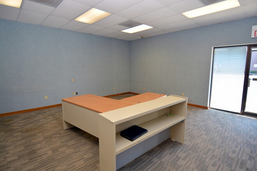 More Photos Of 651-691 Congress Park Dr, Washington Township Research And Development For Lease