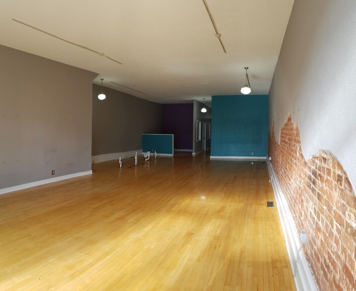 More Photos Of 714 Gay, Knoxville General Retail For Lease
