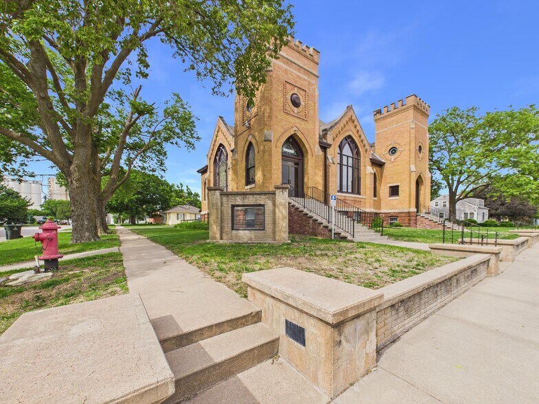 More Photos Of 220 E 6th St, Minden Office Residential For Sale