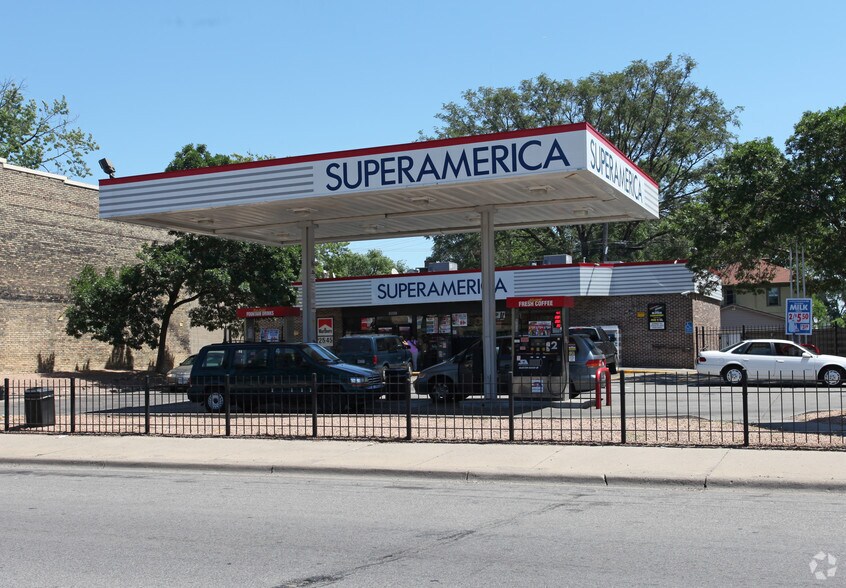 Primary Photo Of 2445 Bloomington Ave, Minneapolis General Retail For Sale