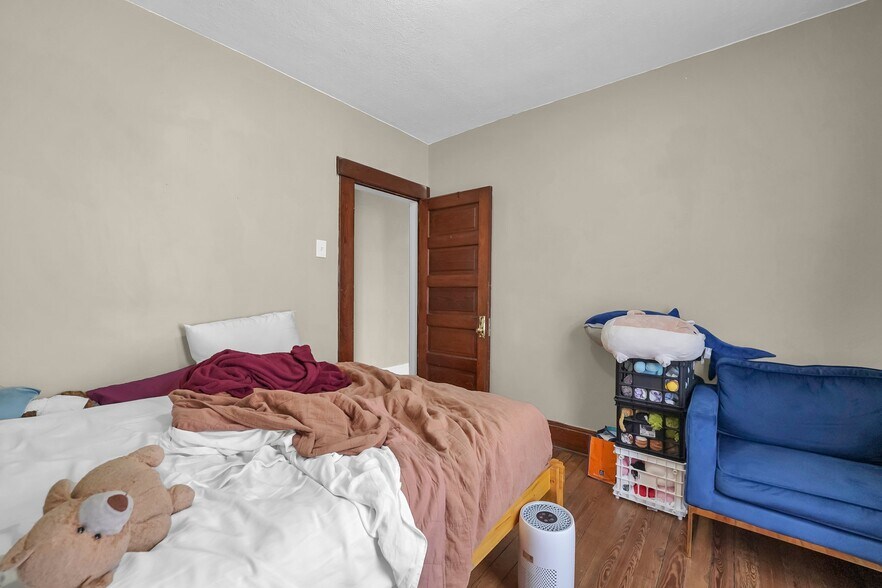 More Photos Of 2406-2408 Indianola Ave, Columbus Apartments For Sale