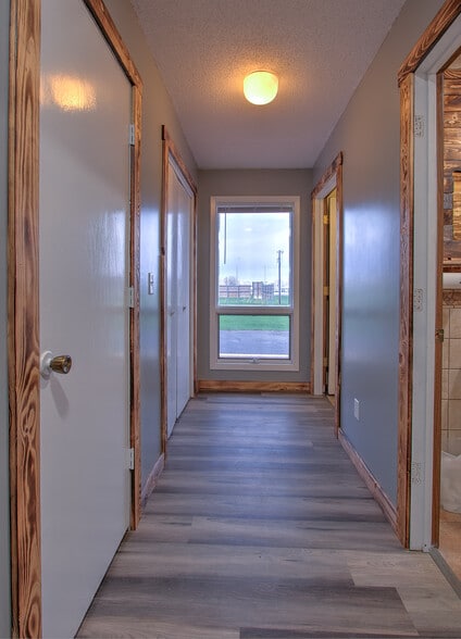 More Photos Of 111 4th Ave, Pease Flex For Sale