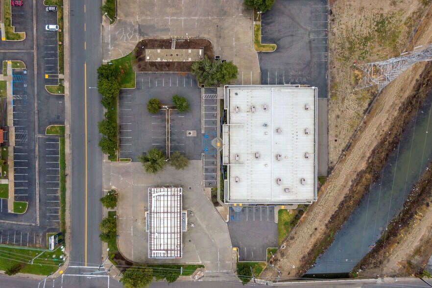 More Photos Of 4200 Buck Owens Blvd, Bakersfield Medical For Sale