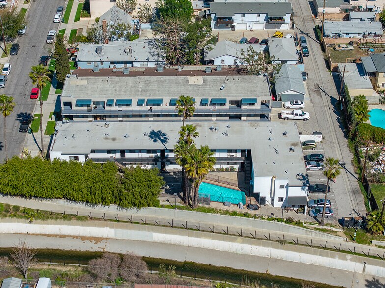 More Photos Of 252 W Elm Ave, Burbank Apartments For Sale