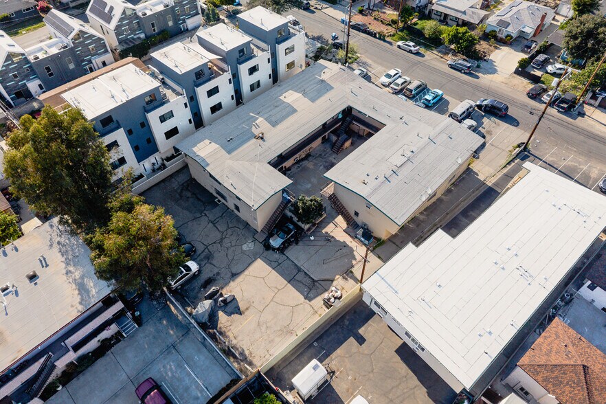 More Photos Of 820 Chestnut Ave, Los Angeles Apartments For Sale