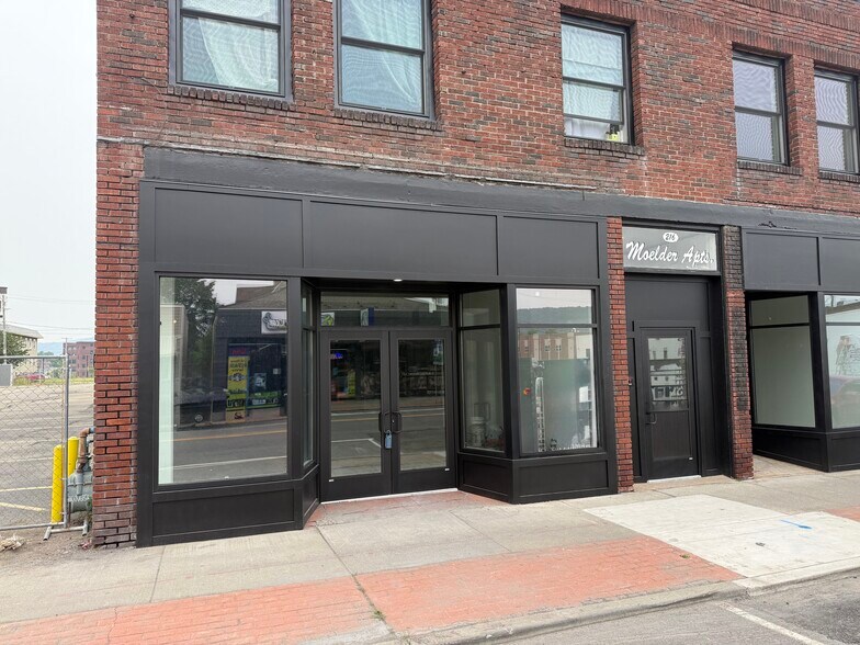 More Photos Of 214-218 Main St, Johnson City Storefront For Lease