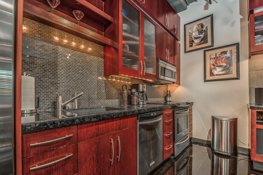More Photos Of 1314 NW Irving St, Portland Apartments For Sale