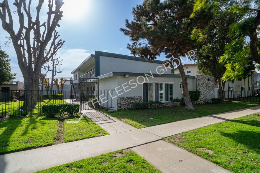 Primary Photo Of 128 E Wakefield Ave, Anaheim Apartments For Sale