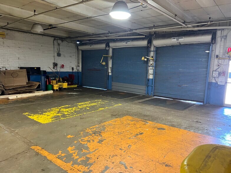 More Photos Of 1527 Waring Rd NW, Dalton Manufacturing For Sale