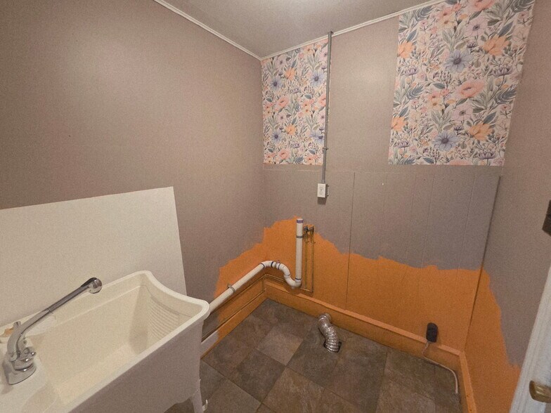 More Photos Of 17 E Carey St, Plains Apartments For Lease