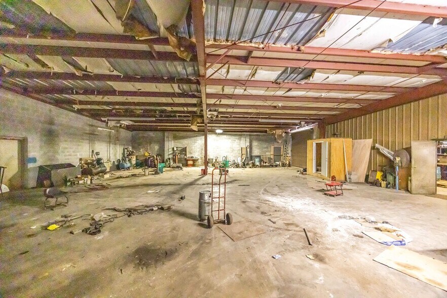 More Photos Of 1617 Benning Dr, Columbus Warehouse For Sale