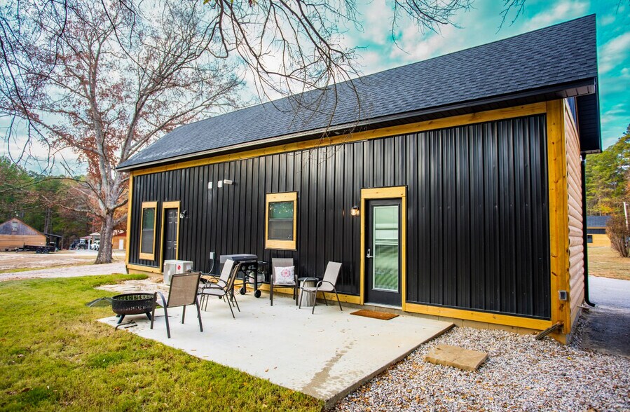 More Photos Of 1136 Arlie Moore Rd, Bismarck Hotel For Sale