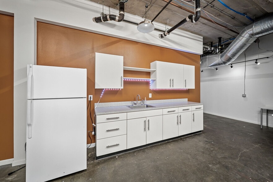 More Photos Of 511 N Garrison Ave, Saint Louis Office For Lease