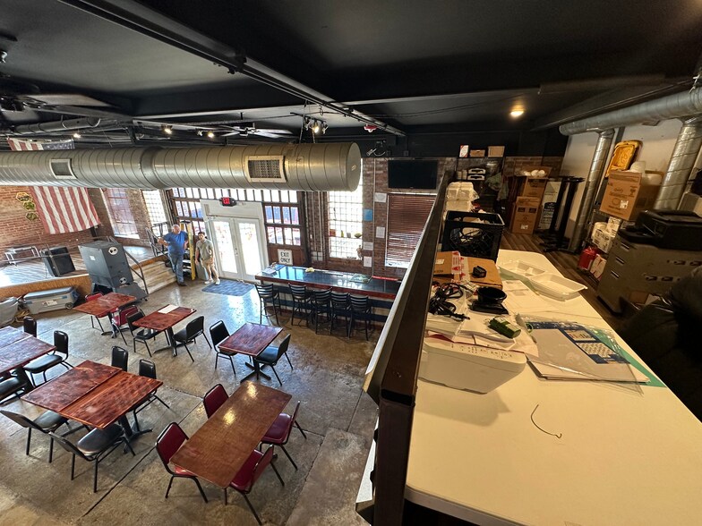 More Photos Of 105 S 3rd St, Rogers Restaurant For Lease