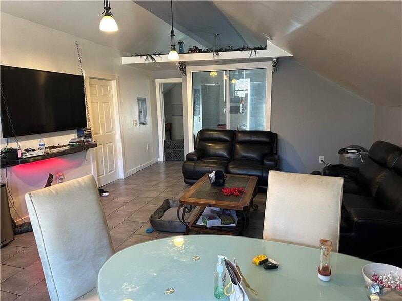 More Photos Of 7 Lehigh St, Catasauqua Restaurant For Sale