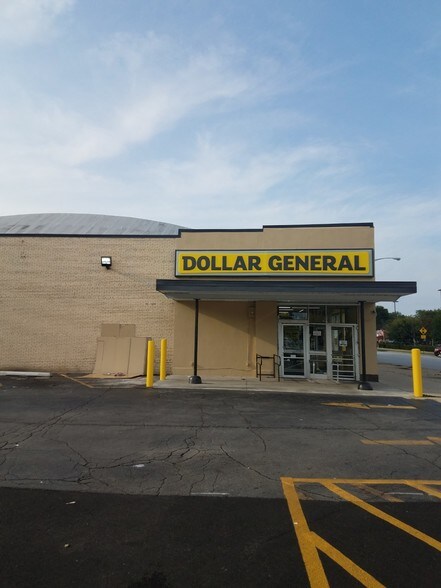 More Photos Of 9520 S Jeffrey, Chicago Freestanding For Sale