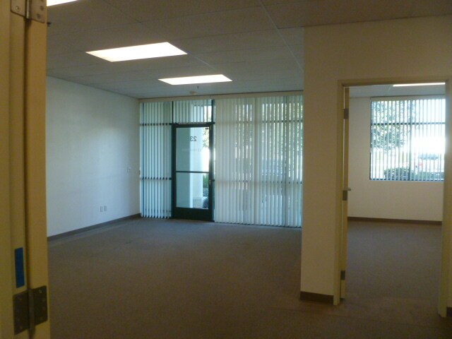 More Photos Of 3100 E Cedar St, Ontario Warehouse For Lease