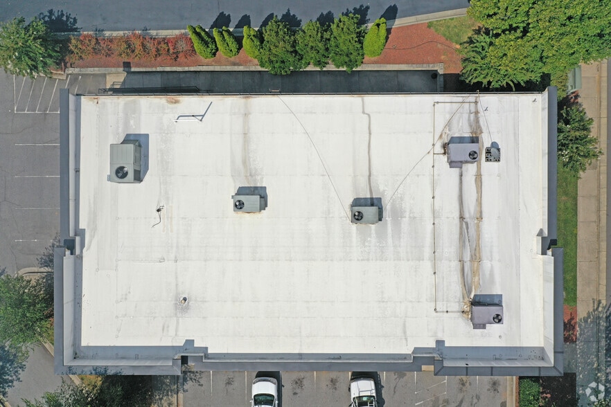 More Photos Of 6770-6782 River Center Dr, Clemmons Freestanding For Lease