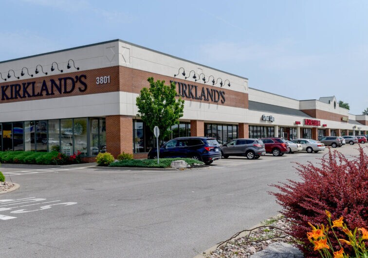 More Photos Of 3733-3735 Union Rd, Cheektowaga Unknown For Lease