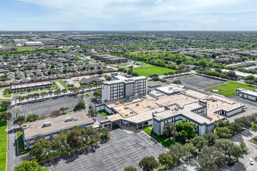 More Photos Of 2709 Hospital Blvd, Grand Prairie Hospital For Sale