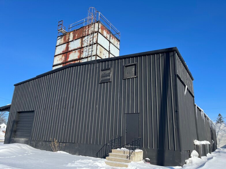 More Photos Of 136 Huron Ave, Oconto Warehouse For Sale