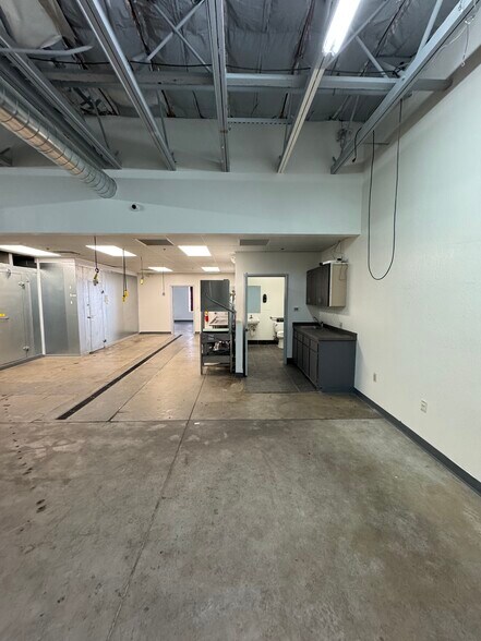 More Photos Of 770-780 Smithridge Dr, Reno Showroom For Lease