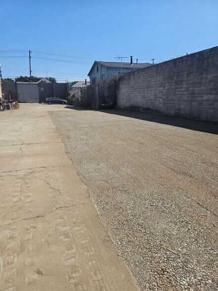 More Photos Of 2960 Chapman St, Oakland Warehouse For Lease