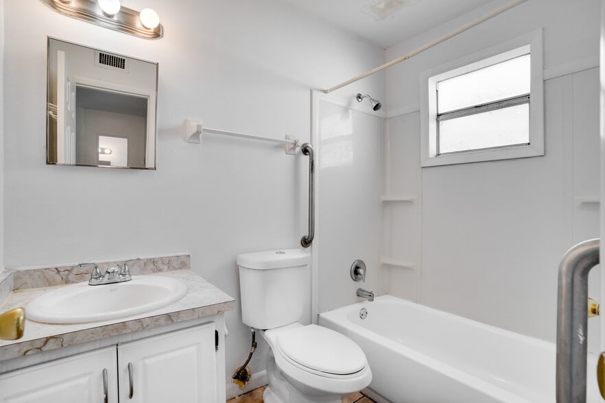 More Photos Of , Fort Myers Multifamily For Sale