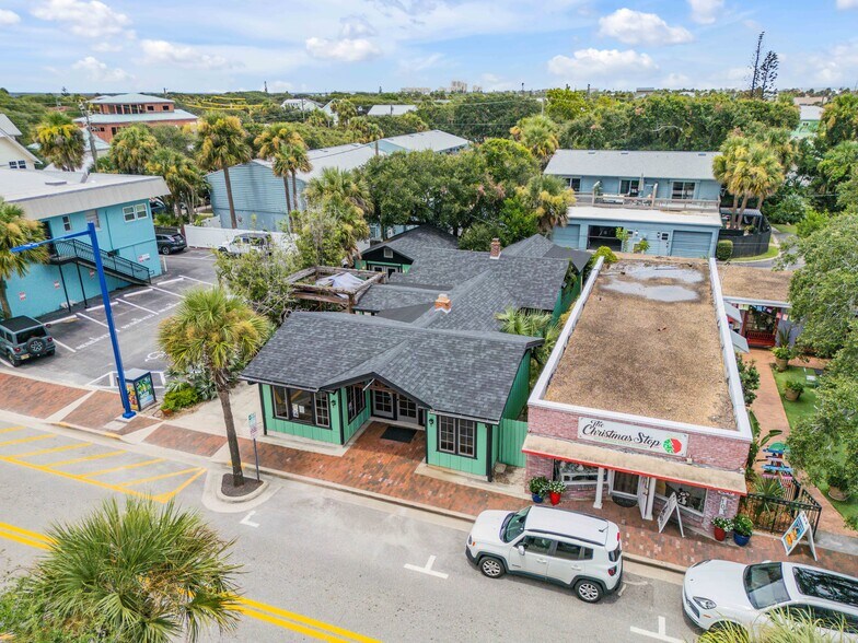 More Photos Of 304 Flagler Ave, New Smyrna Beach Storefront For Sale