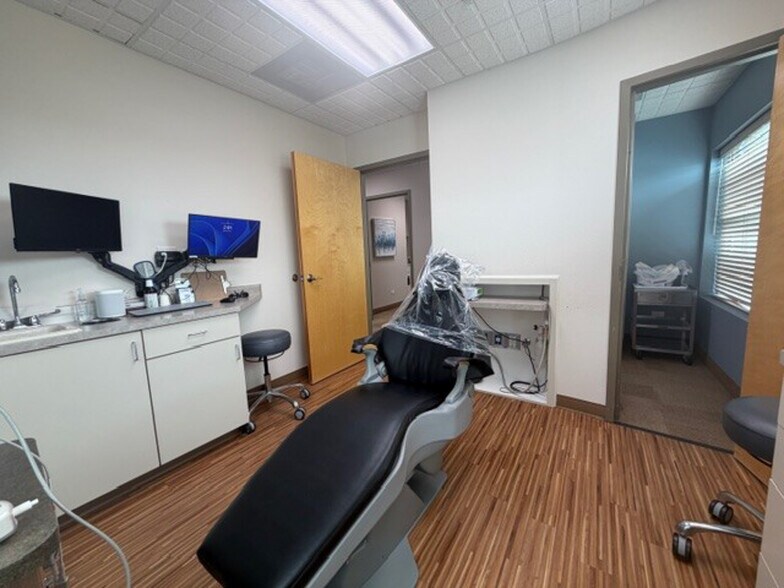More Photos Of 10219 S Parkglenn Way, Parker Office For Sale