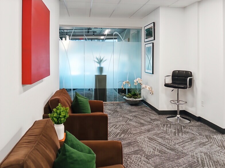 More Photos Of 16930 E Palisades Blvd, Fountain Hills Coworking Space